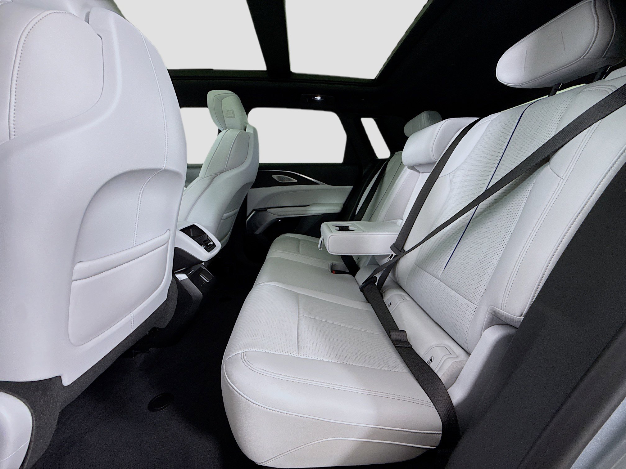 Used 2024 Cadillac Lyriq Sport AWD/4WD image 26