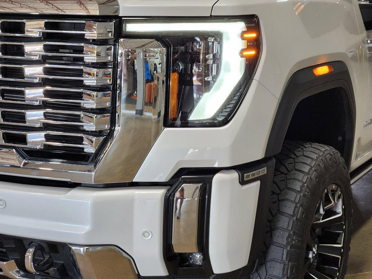 Used 2024 GMC Sierra 2500 Denali w/ Denali Reserve Package AWD/4WD image 14