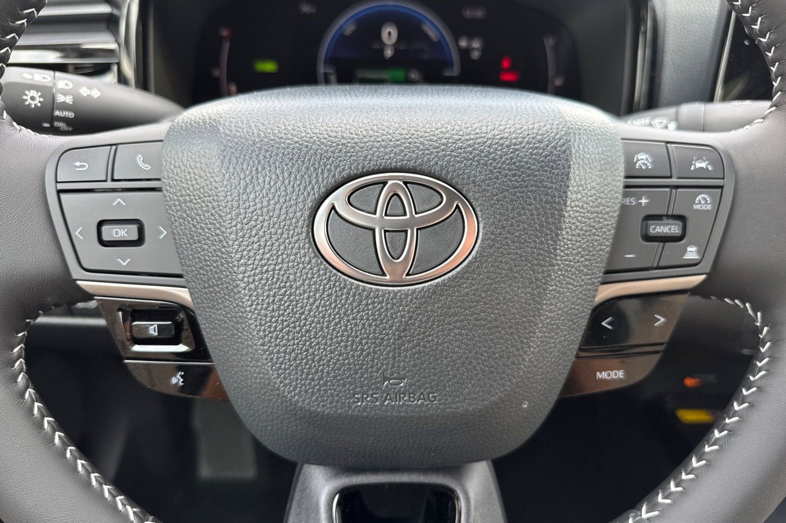 New 2026 Toyota Camry Hybrid FWD image 26