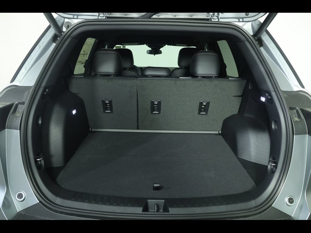 New 2026 Chevrolet Equinox ACTIV w/ Convenience Package III FWD image 13