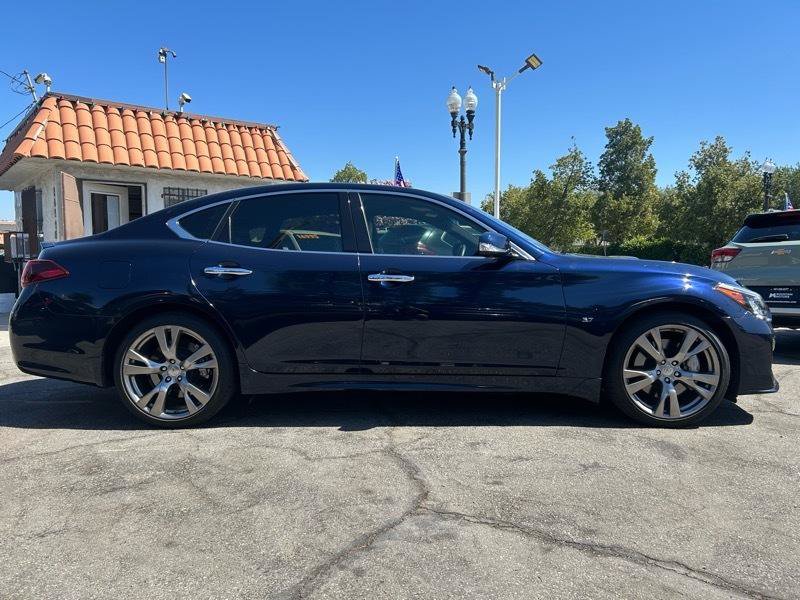 Used 2016 INFINITI Q70 3.7 w/ Sport Package RWD image 3