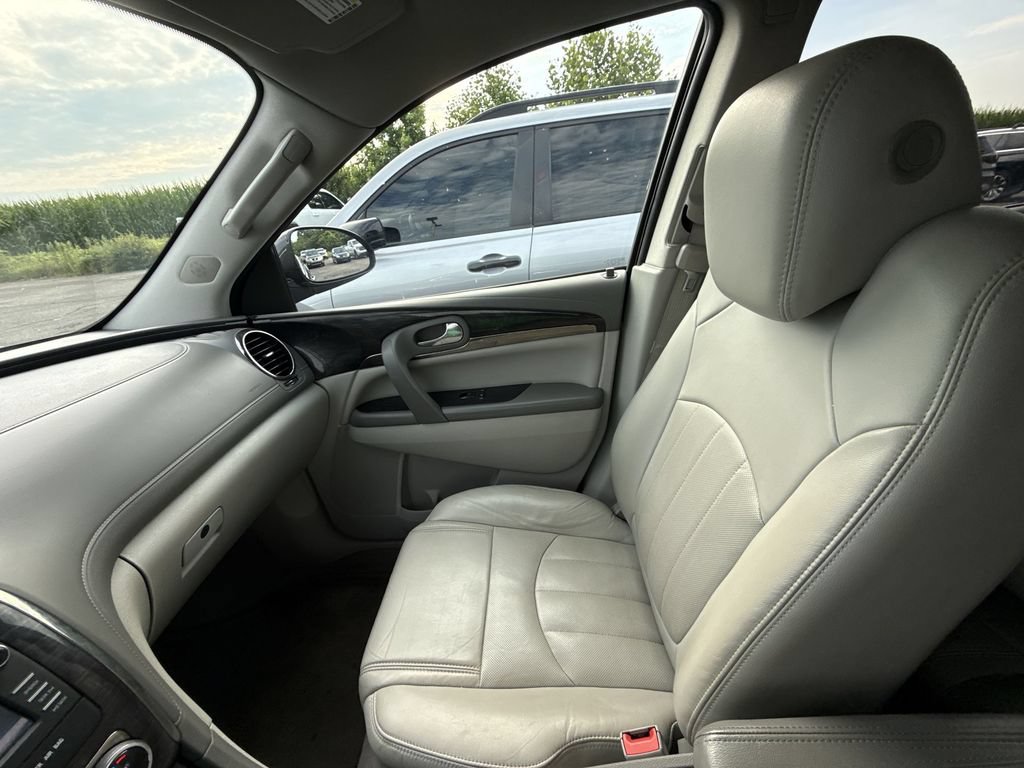 Certified 2017 Buick Enclave Leather w/ Trailering Package FWD image 26