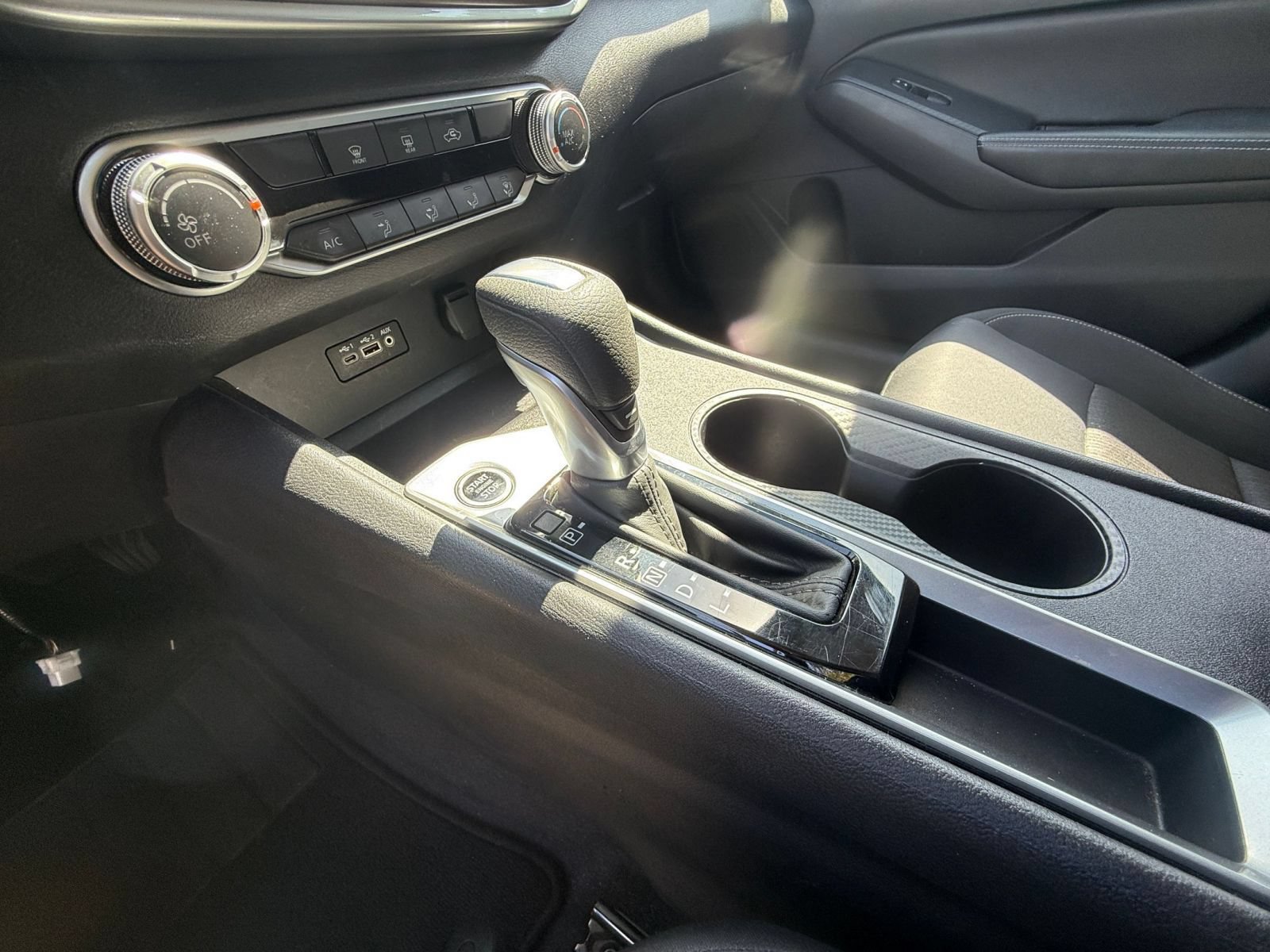 Used 2025 Nissan Altima 2.5 SV FWD image 38