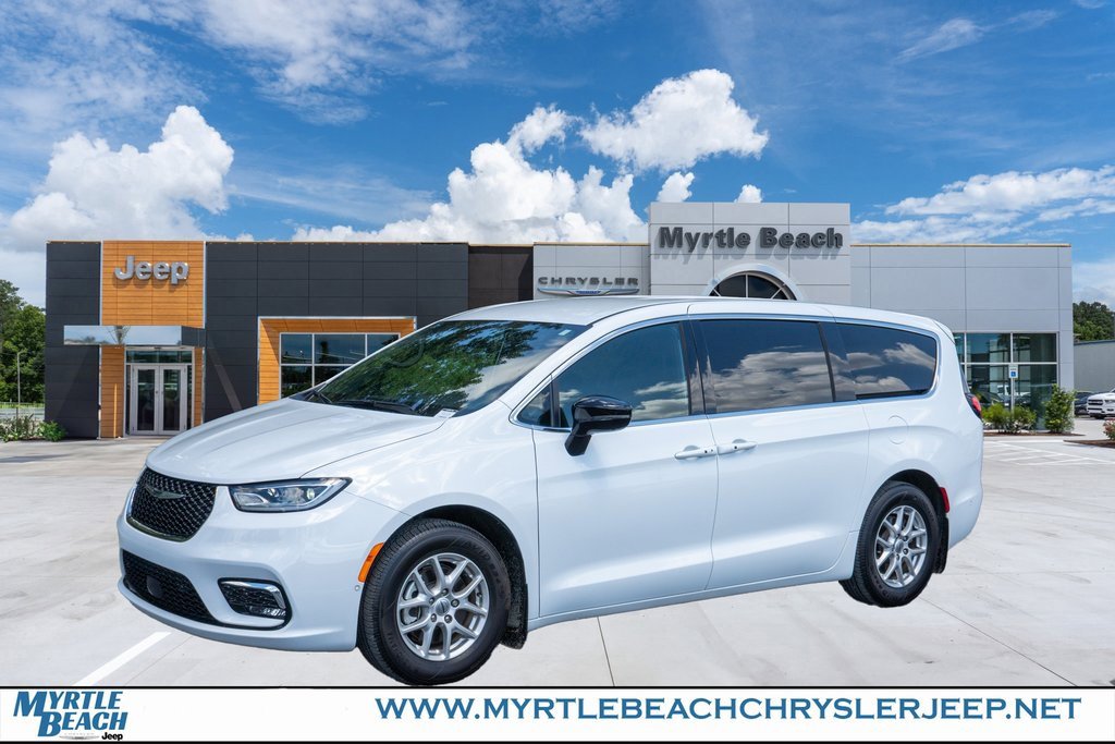 New 2025 Chrysler Pacifica Select w/ Uconnect Theater Family Group image 1