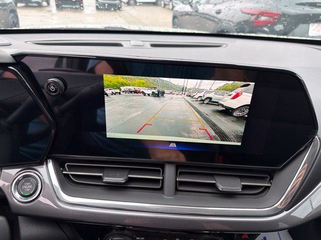 New 2026 Chevrolet Trax ACTIV w/ Sunroof Package FWD image 15