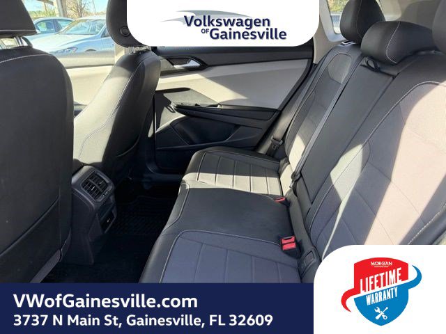 Certified 2023 Volkswagen Taos SE image 11