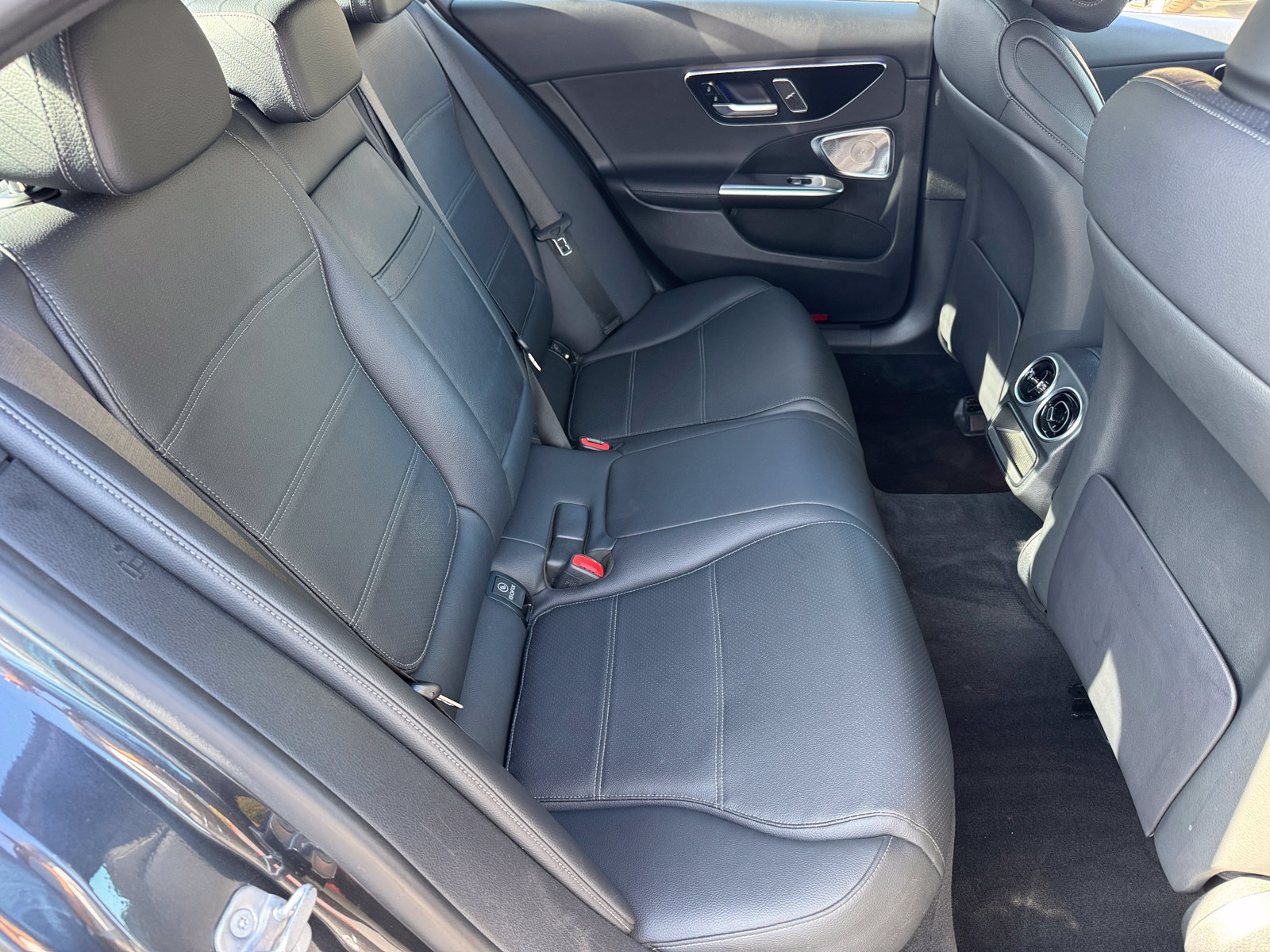 Used 2024 Mercedes-Benz C 300 4MATIC Sedan image 9