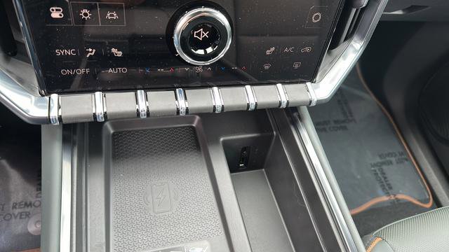 New 2026 GMC Acadia AT4 AWD/4WD image 16