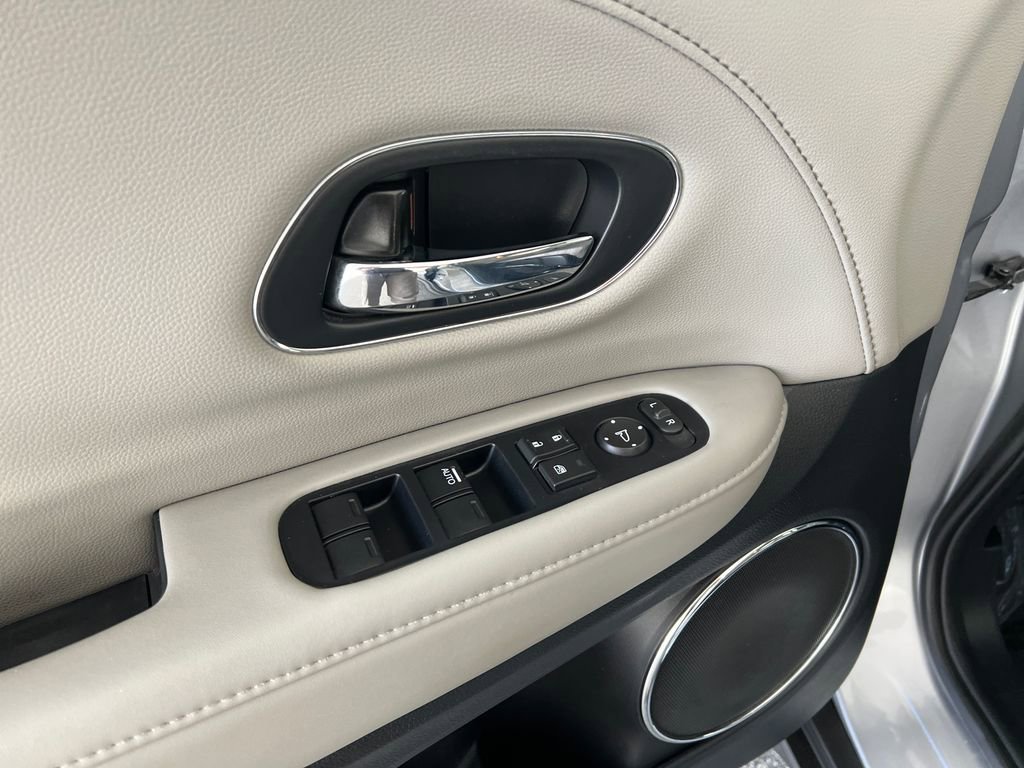 Used 2021 Honda HR-V EX-L image 13