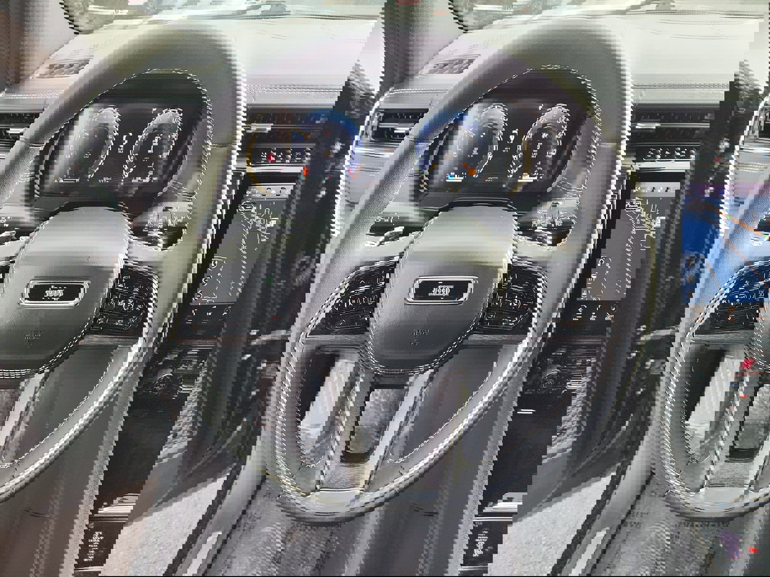 Used 2024 Jeep Grand Cherokee Overland image 18