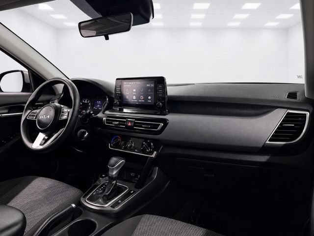 Used 2023 Kia Seltos LX AWD/4WD image 19