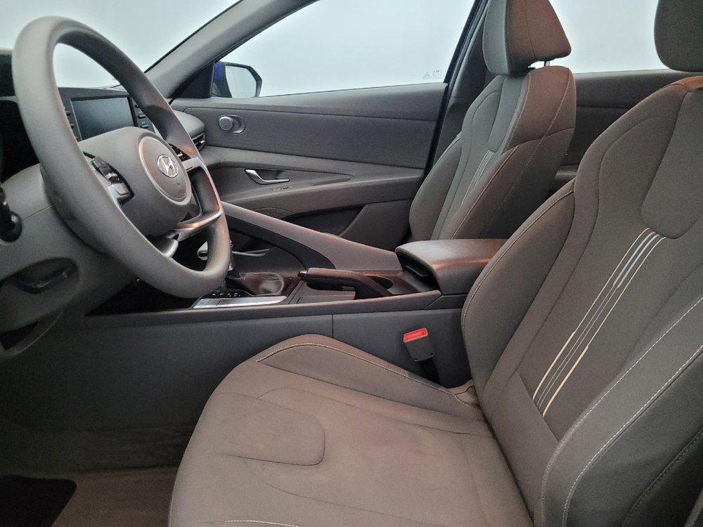 Used 2023 Hyundai Elantra SEL FWD image 17