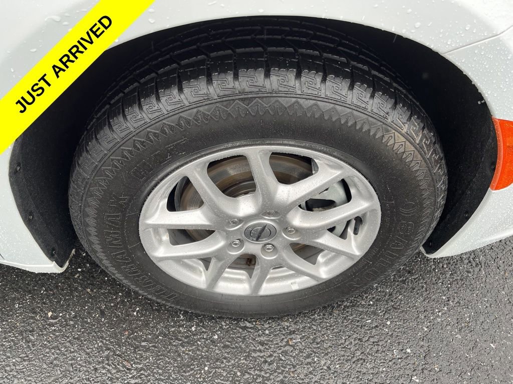 Used 2024 Chrysler Pacifica Touring-L image 11