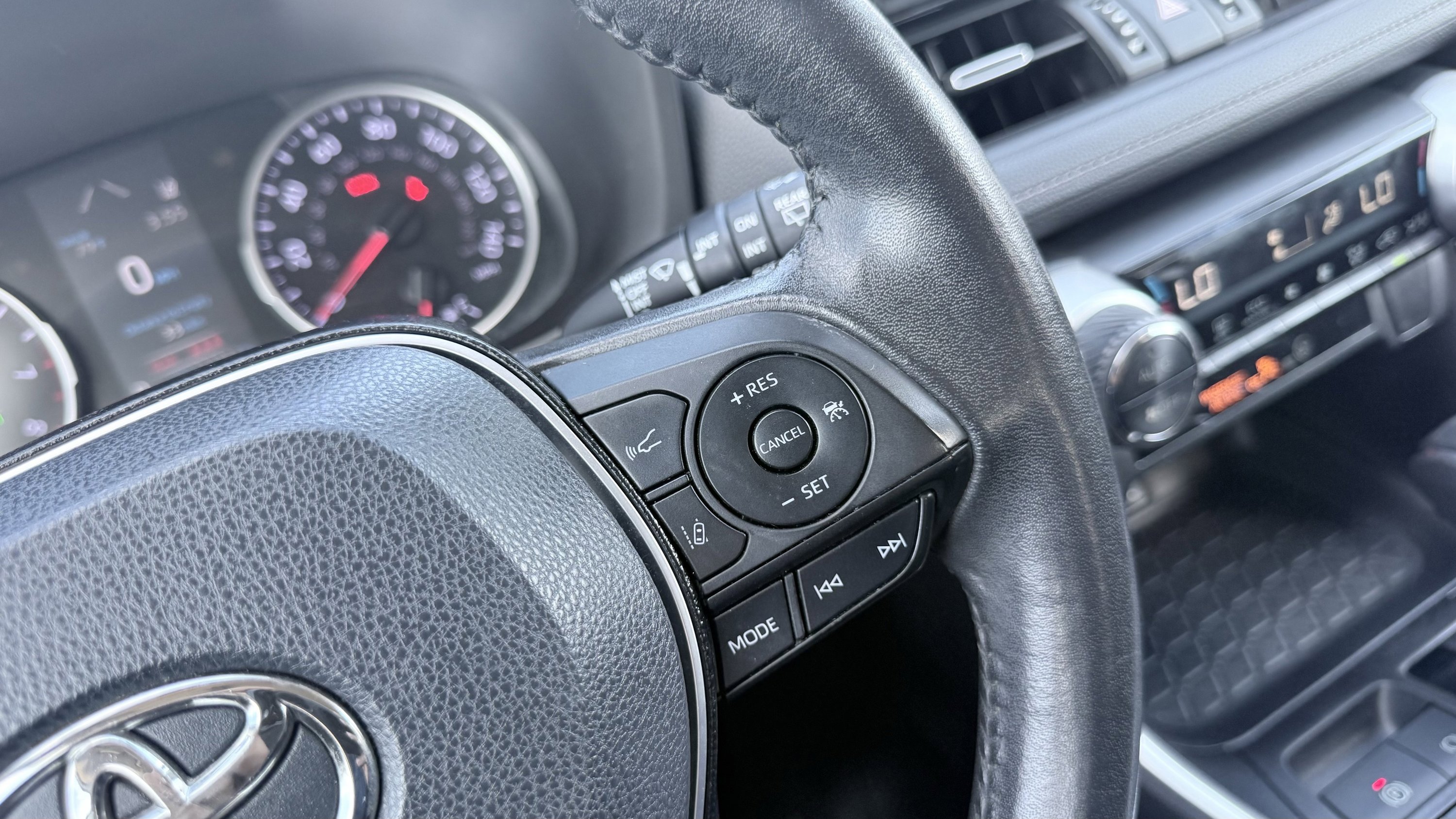 Used 2019 Toyota RAV4 XLE Premium image 64