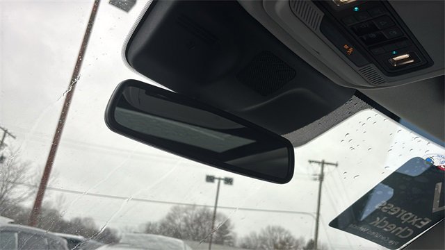 Used 2025 Ford Expedition Active image 24