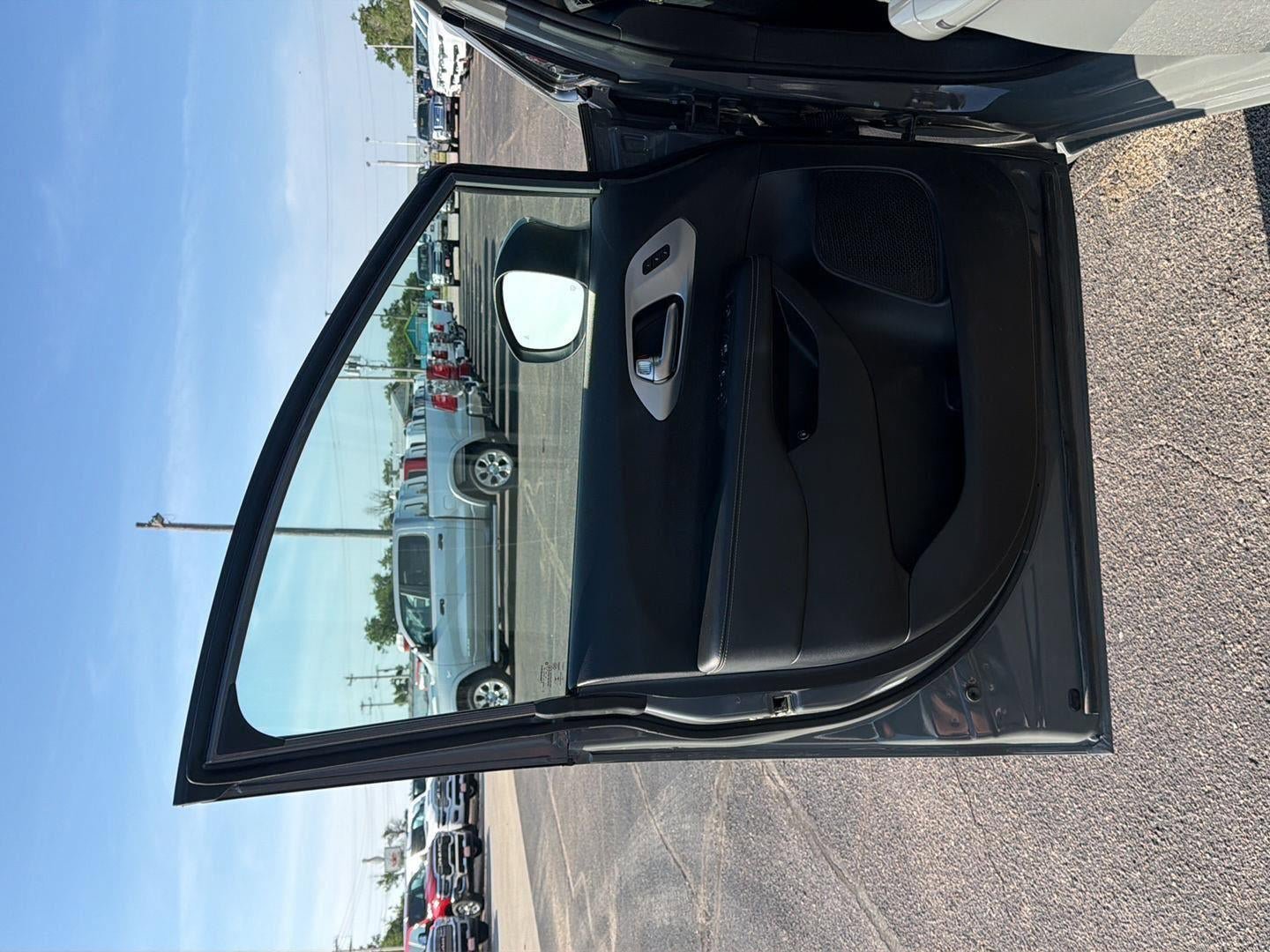 Used 2023 Chrysler Pacifica Touring-L w/ S Appearance Package FWD image 11