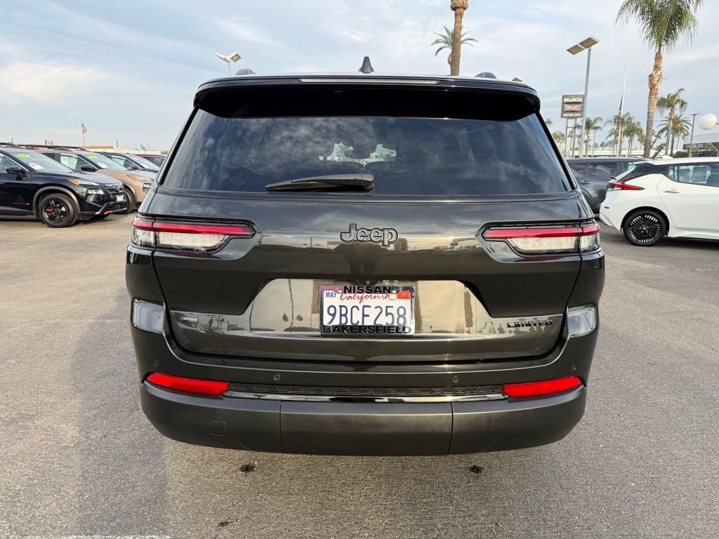 Used 2022 Jeep Grand Cherokee L Limited w/ Black Appearance Package image 5