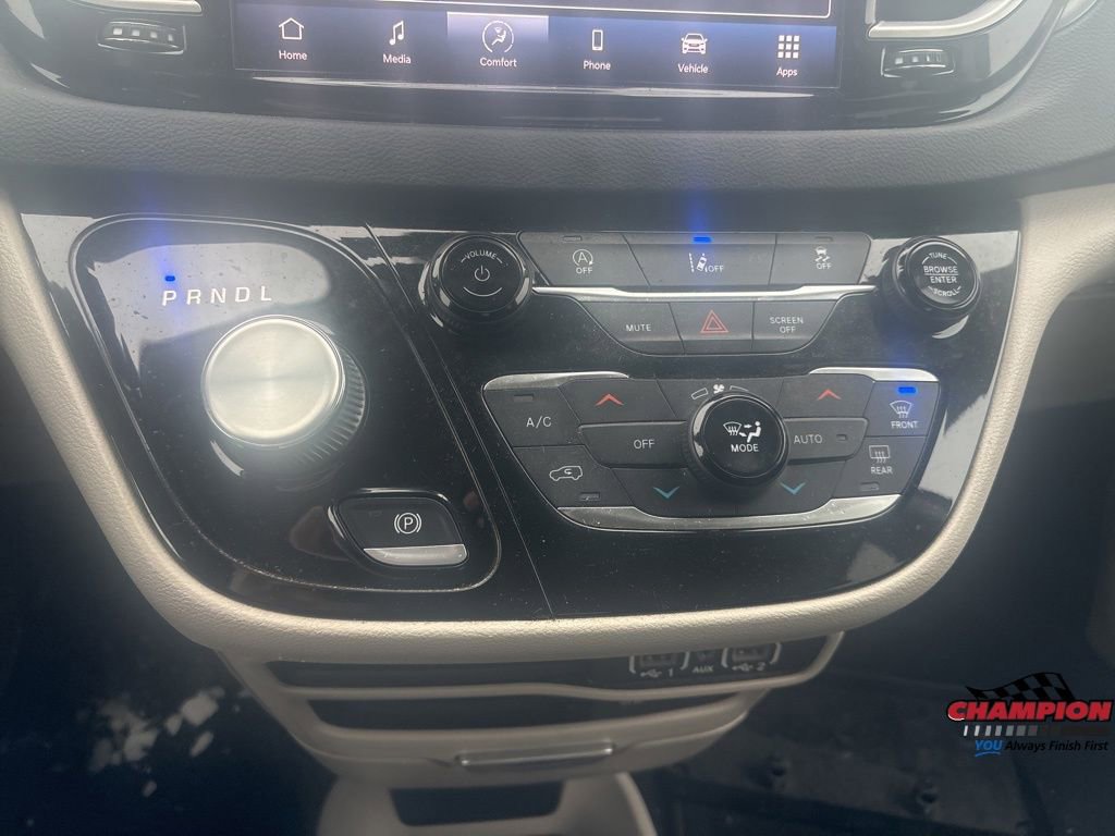 Used 2022 Chrysler Pacifica Touring-L image 22