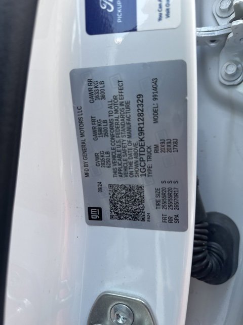 Used 2024 Chevrolet Colorado Z71 w/ Z71 Convenience Package 2 image 37