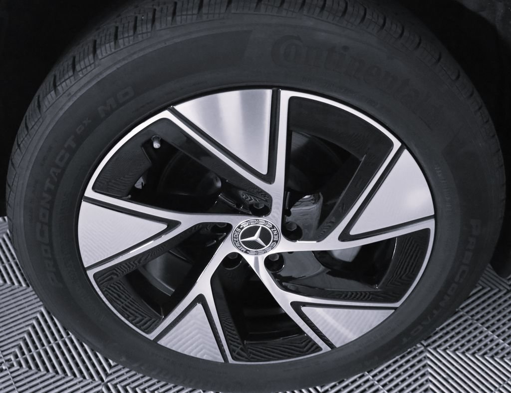 Certified 2024 Mercedes-Benz GLC 300 4MATIC image 7