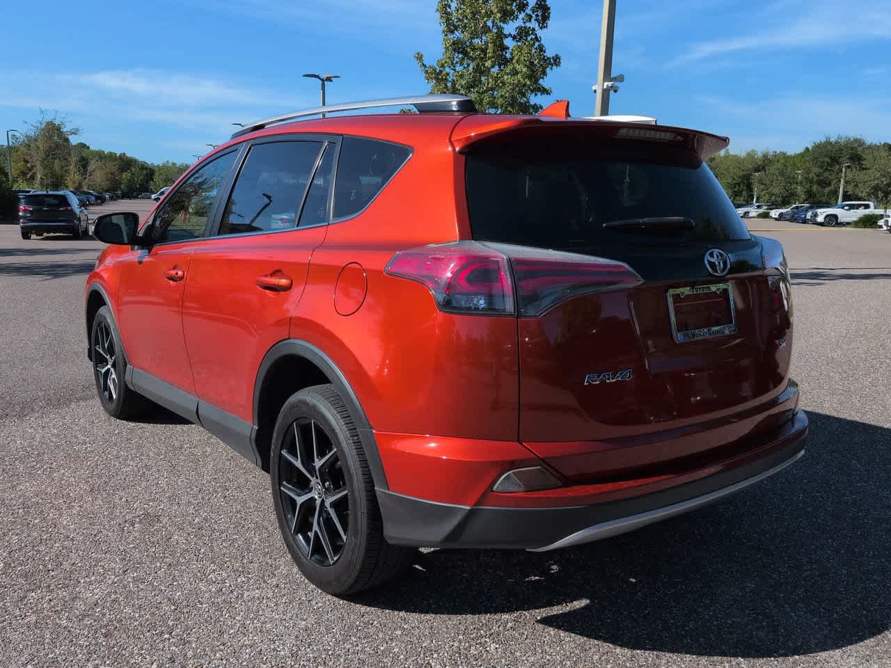 Certified 2016 Toyota RAV4 SE FWD image 4