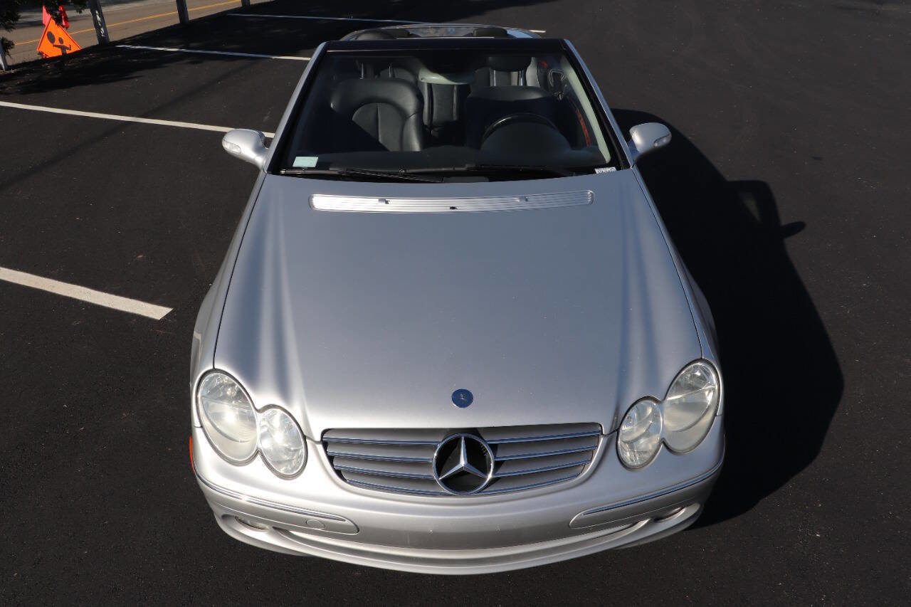 Used 2005 Mercedes-Benz CLK 320 Cabriolet image 2