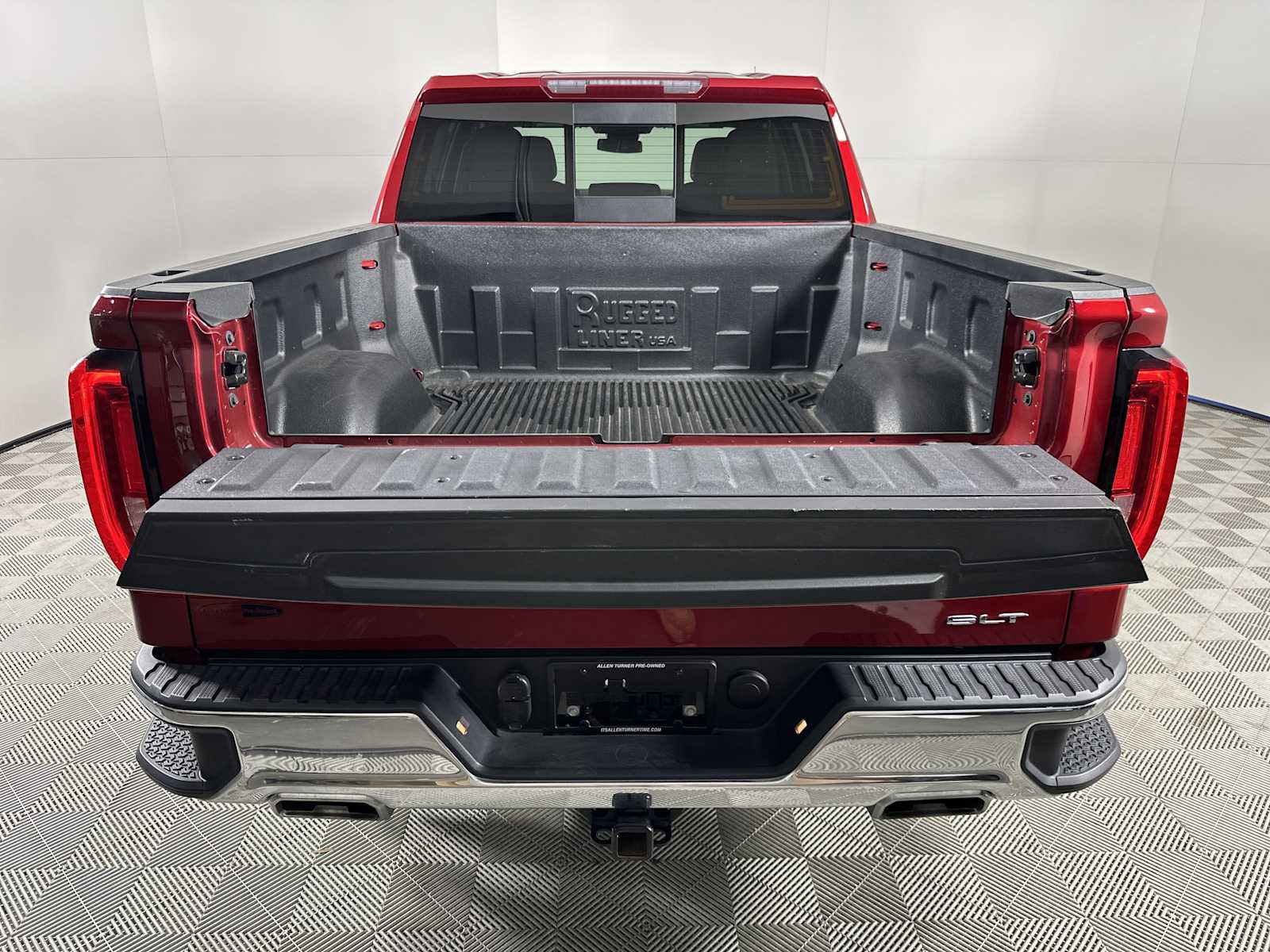 Used 2024 GMC Sierra 1500 SLT w/ SLT Premium Package image 27