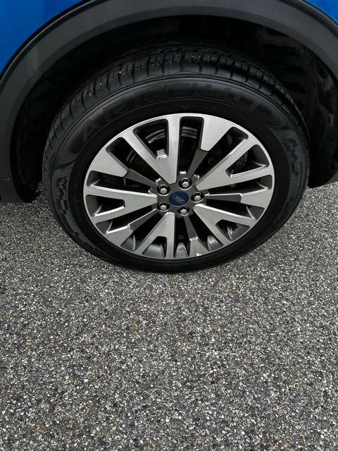 Used 2021 Ford Escape Titanium image 9