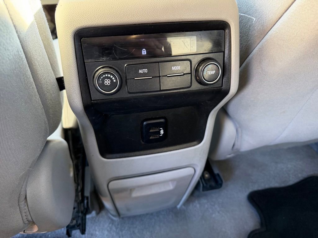 Used 2018 GMC Acadia SLE image 25