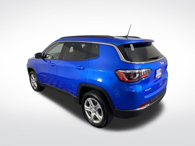 Used 2023 Jeep Compass Latitude w/ Convenience Group AWD/4WD image 10