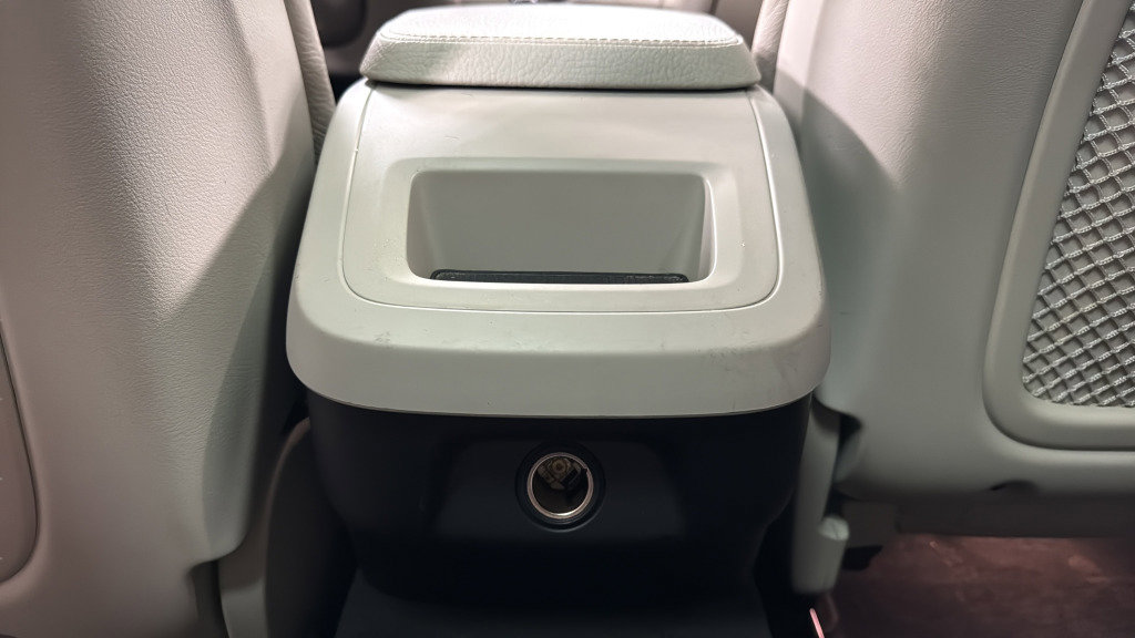 Used 2018 Volvo V90 T6 Cross Country w/ Convenience Package AWD/4WD image 35