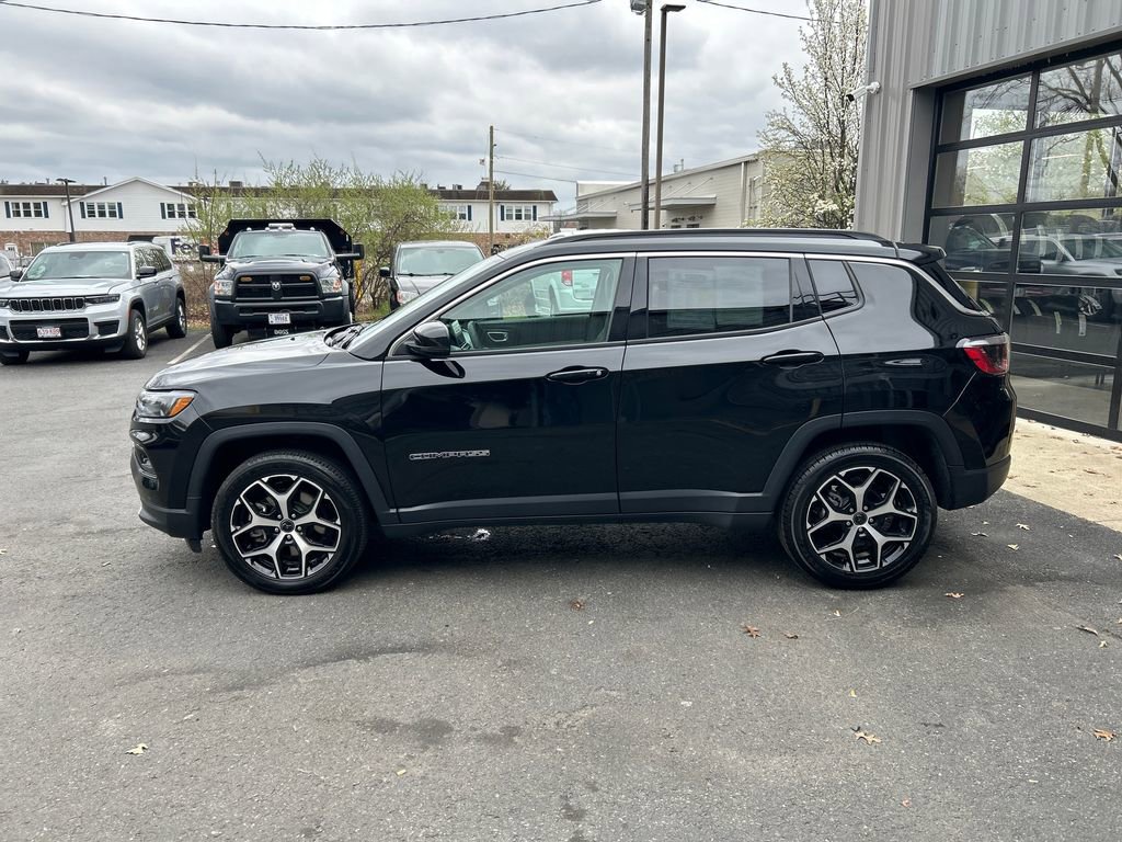 Used 2025 Jeep Compass Limited image 7