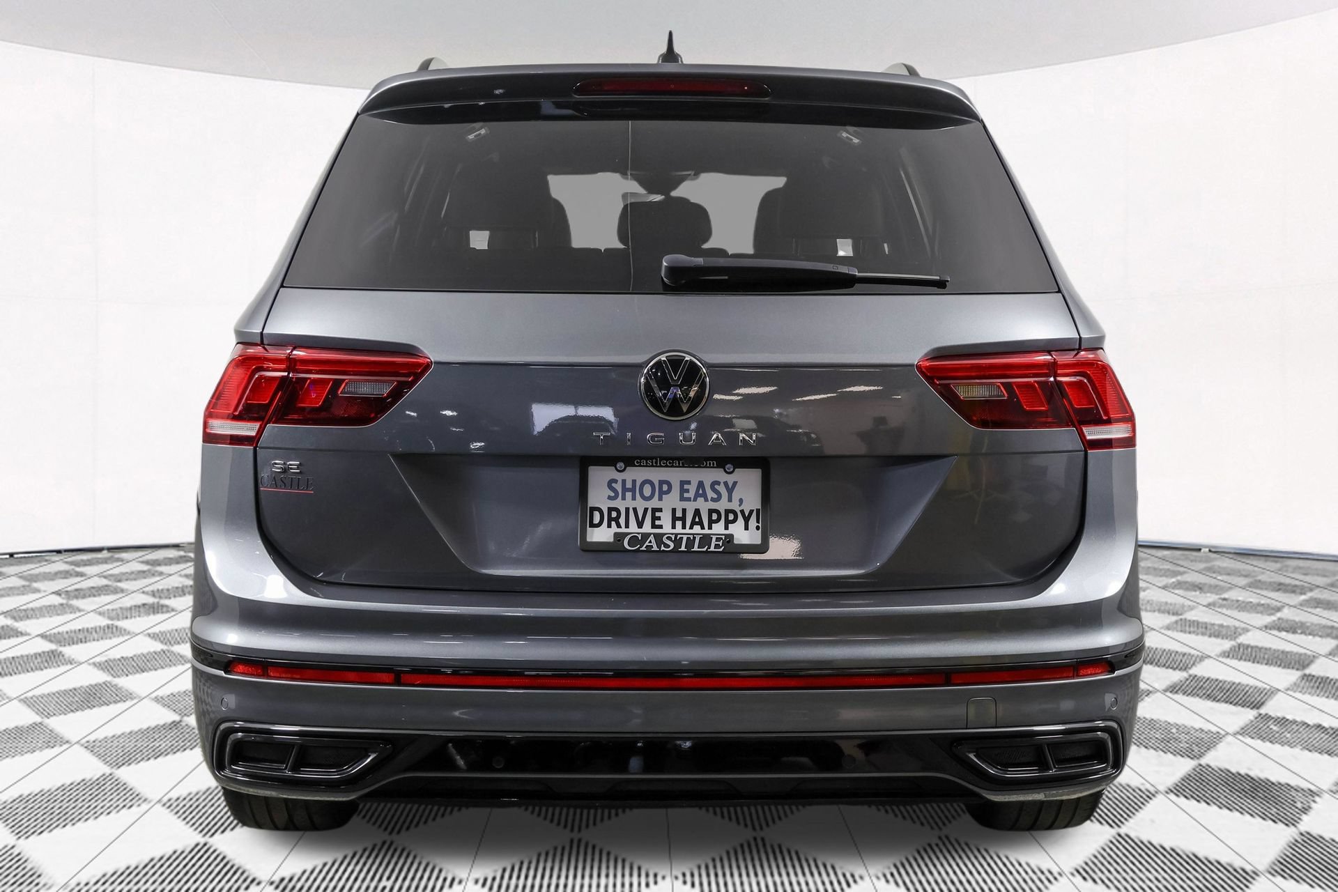 Used 2023 Volkswagen Tiguan SE R-Line FWD image 19