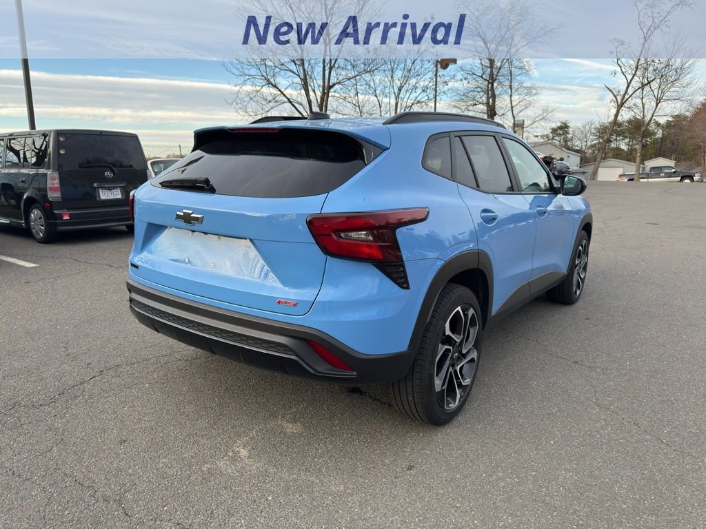 Certified 2024 Chevrolet Trax RS w/ Sunroof Package image 3