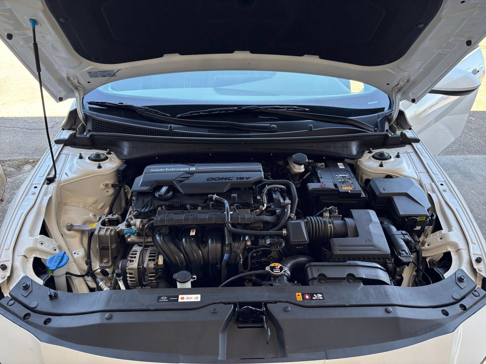 Used 2025 Hyundai Elantra SEL FWD image 33