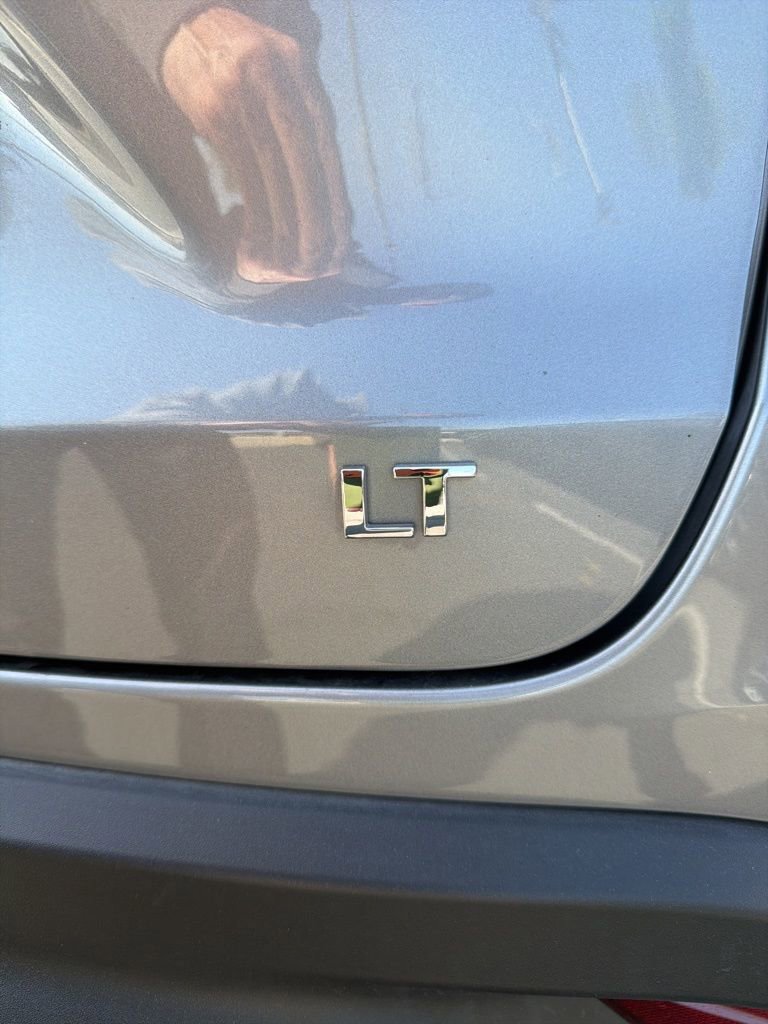 Used 2025 Chevrolet Trax LT w/ LT Convenience Package image 9