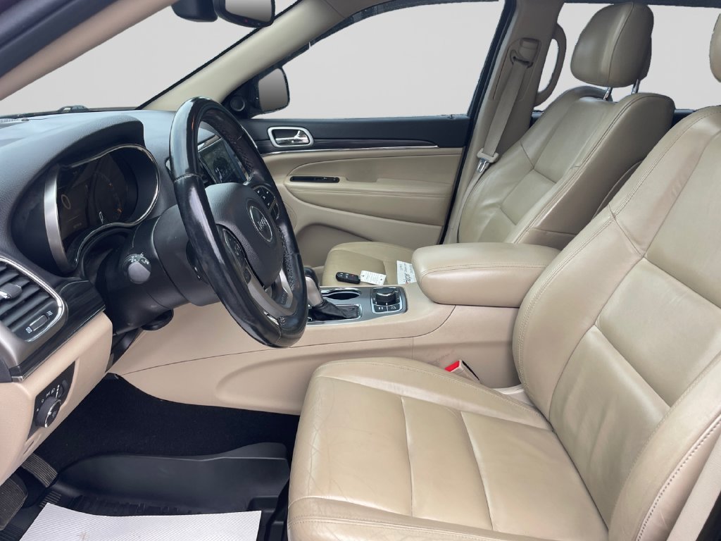 Used 2020 Jeep Grand Cherokee Limited AWD/4WD image 21