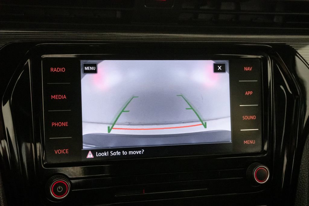 Used 2022 Volkswagen Passat 2.0T R-Line image 15