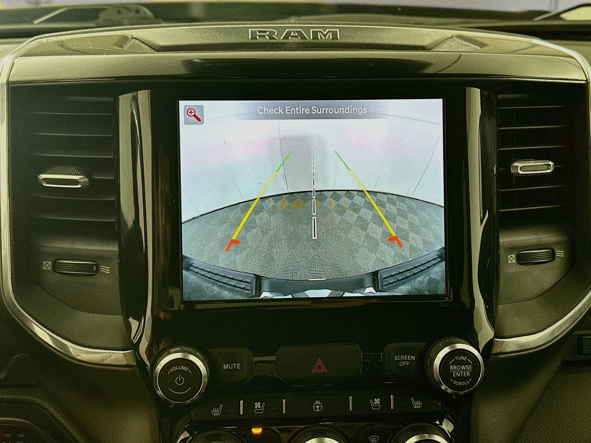 Used 2022 RAM 1500 Laramie AWD/4WD image 23