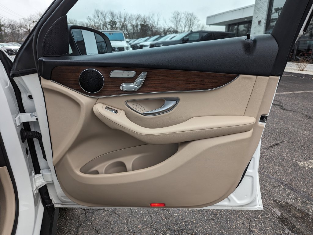 Used 2022 Mercedes-Benz GLC 300 4MATIC image 33