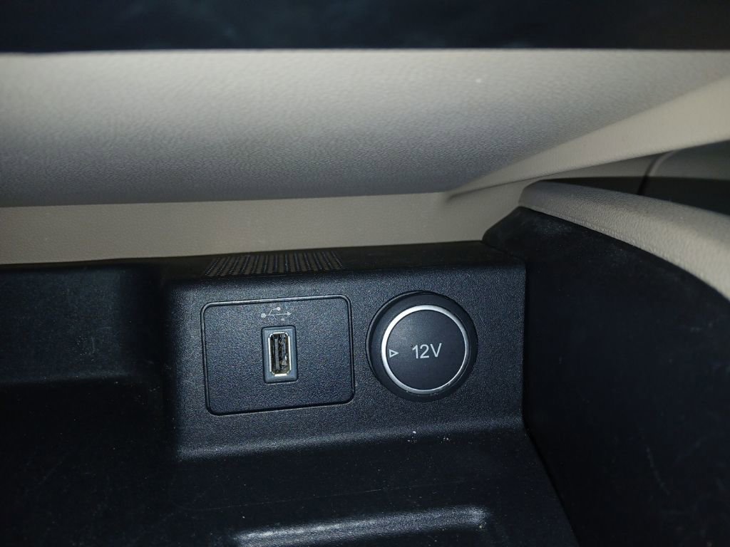 Used 2020 Ford Escape SE image 23