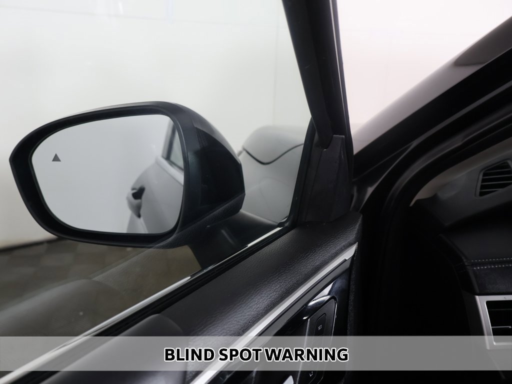 Used 2023 Mitsubishi Outlander SEL image 6