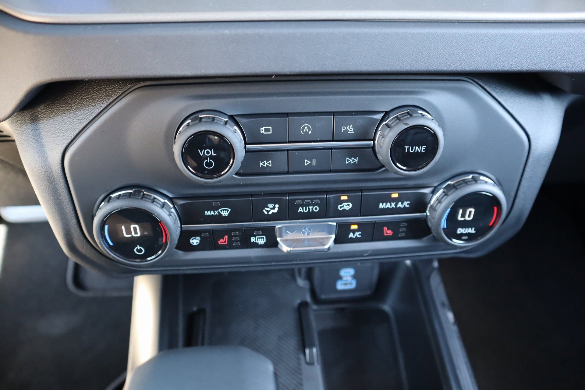 New 2025 Ford Bronco Outer Banks image 7