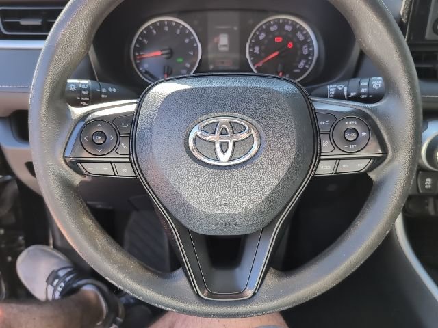 Used 2020 Toyota RAV4 XLE image 11