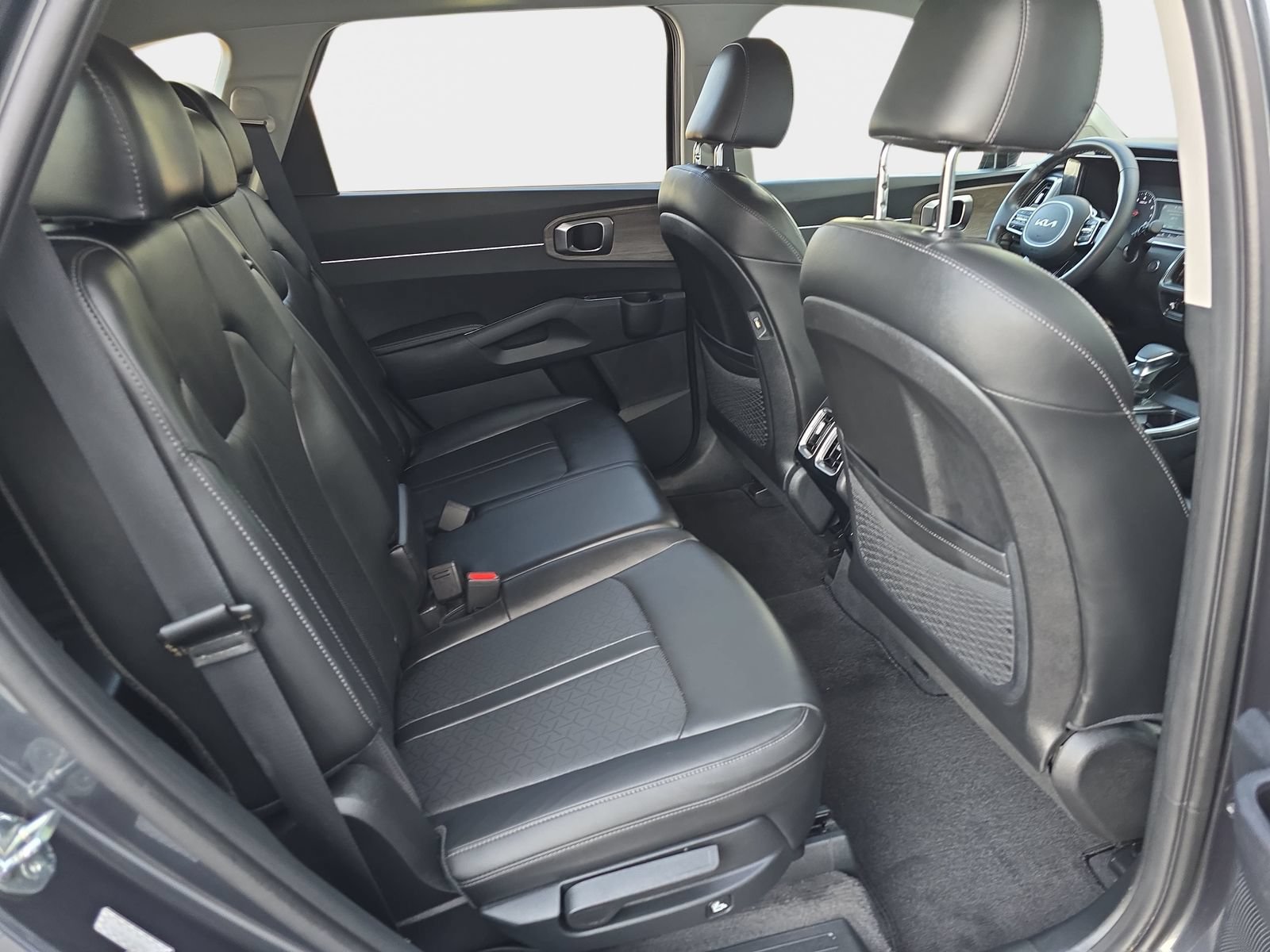 Used 2023 Kia Sorento S w/ Panoramic Sunroof Package AWD/4WD image 13