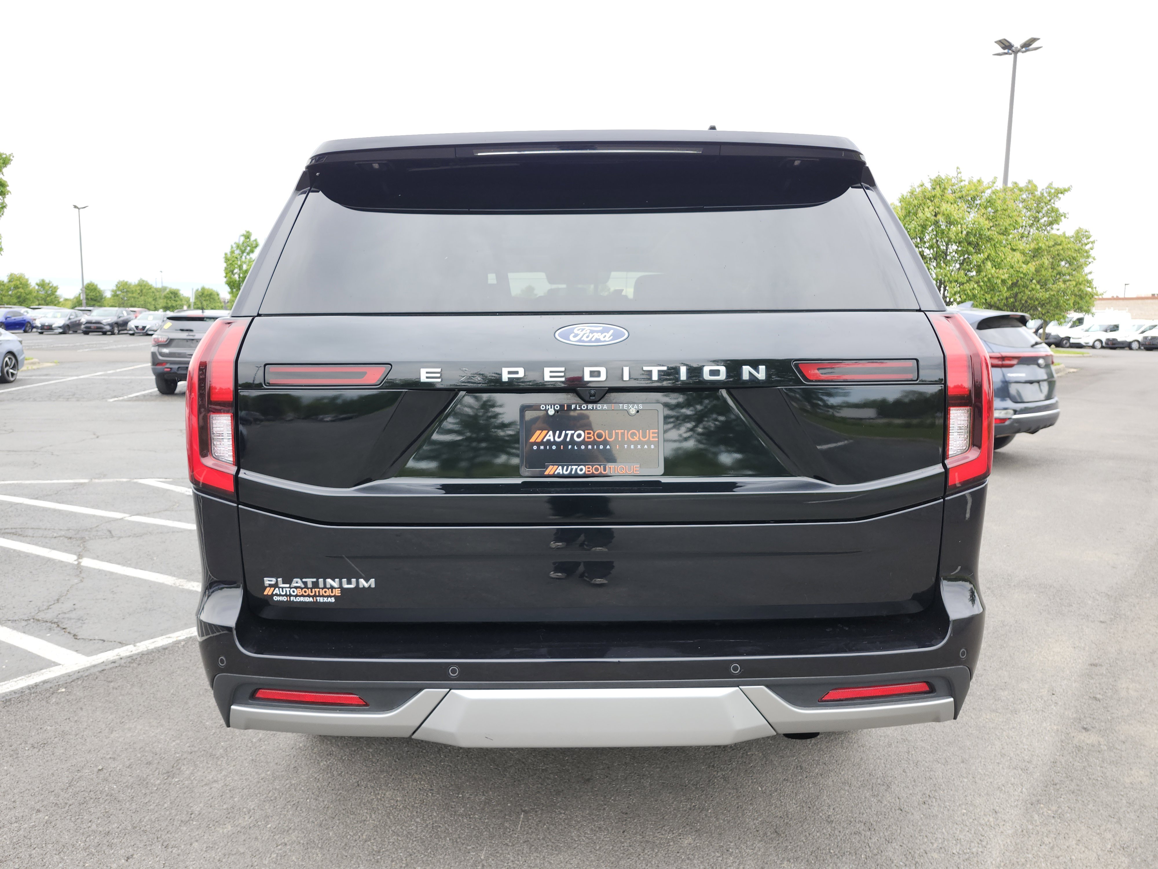 Used 2025 Ford Expedition Platinum AWD/4WD image 17