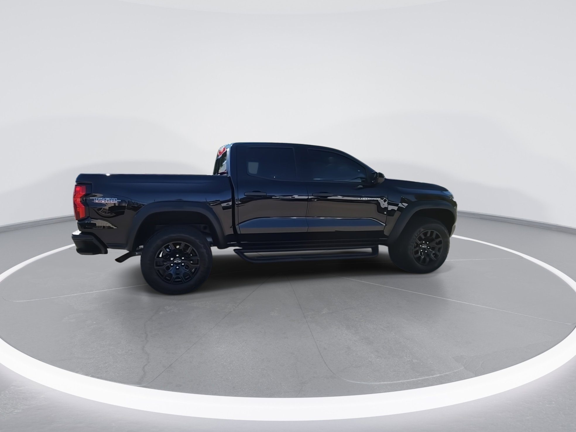 Used 2024 Chevrolet Colorado Trail Boss w/ Technology Package AWD/4WD image 5