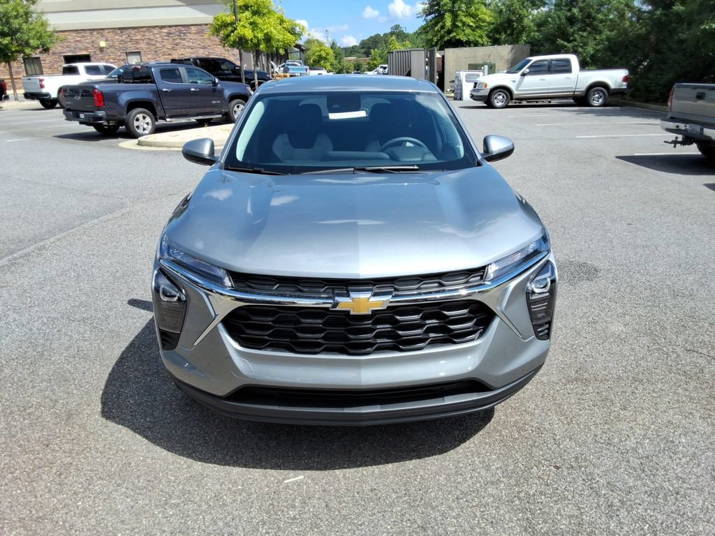 New 2026 Chevrolet Trax LS w/ LS Convenience Package FWD video 2