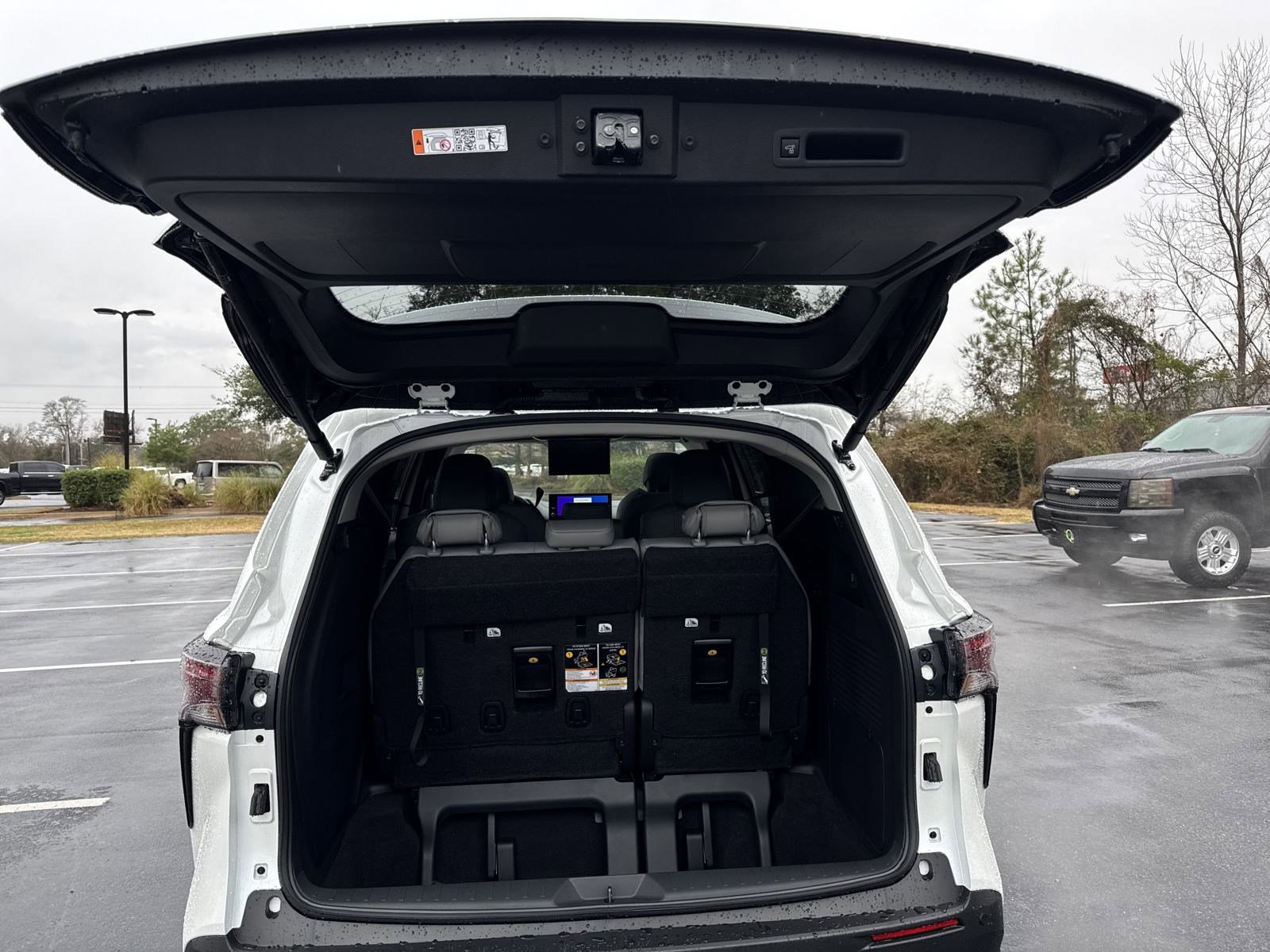 New 2025 Toyota Sienna XLE w/ XLE Plus Package image 44