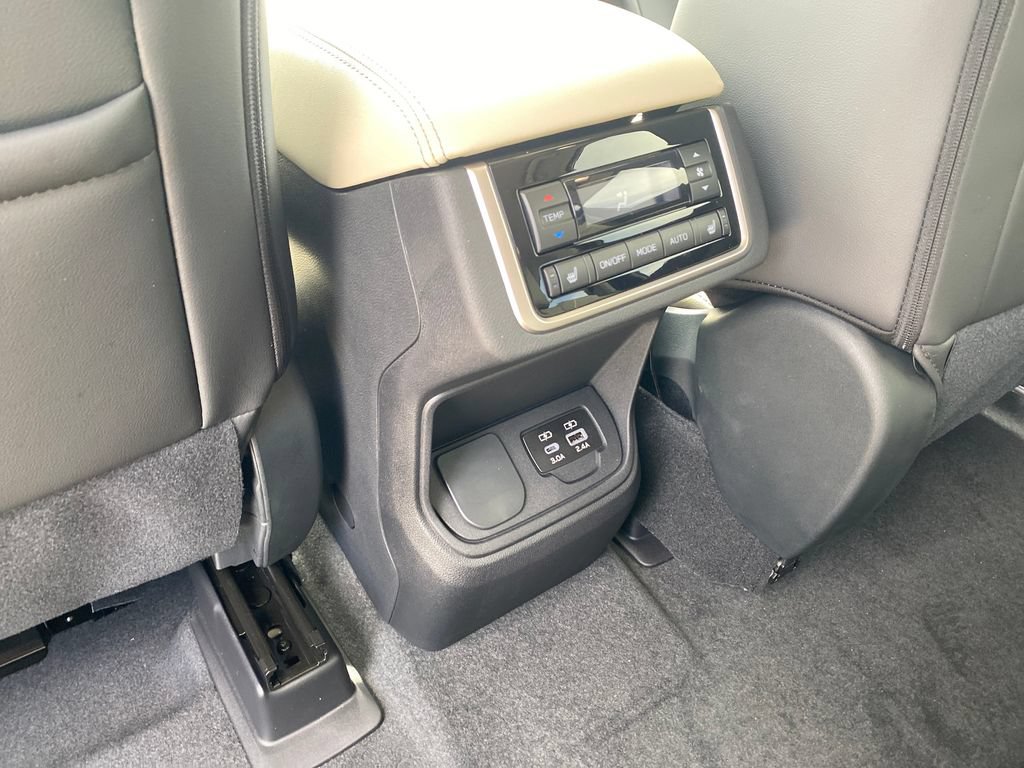 New 2026 Subaru Ascent Limited AWD/4WD image 13